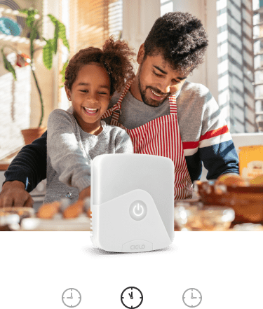 Father daughter cooking I Cielo Breez Eco maintaining perfect temperature in the kitchen