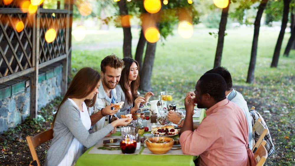 Outdoor thanksgiving dinner.
