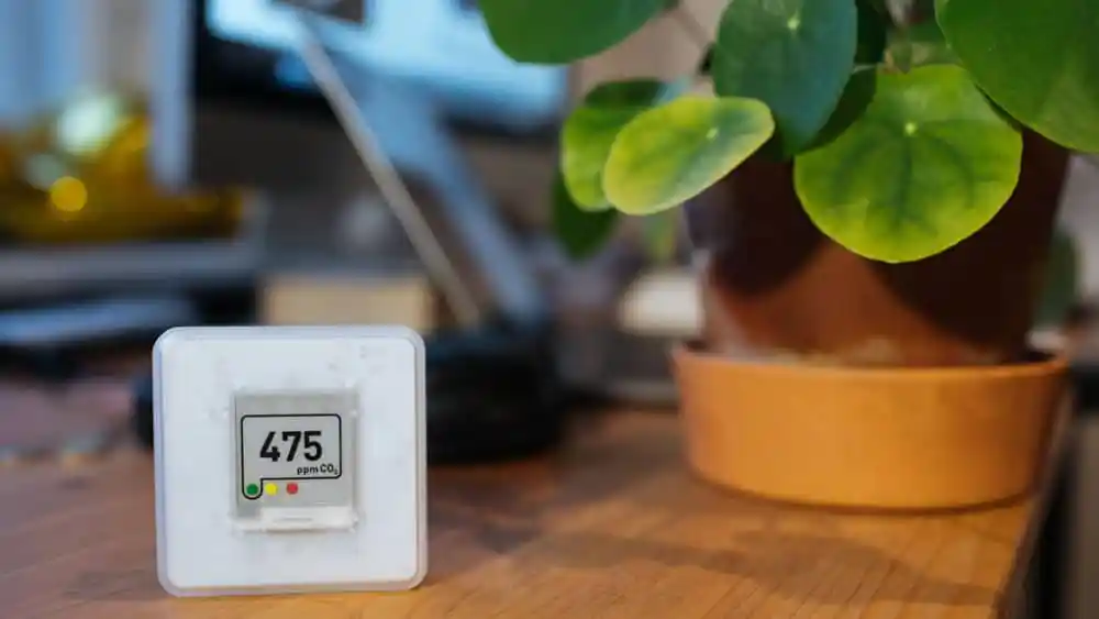 Device to measure air quality.