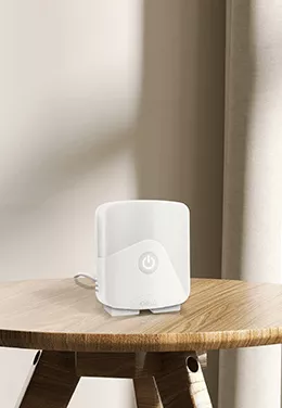 Cielo Breez Eco White on a desk