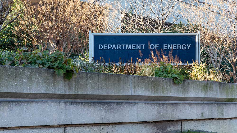 Us department of energy that specifies the minimum SEER rating for Air conditioners.