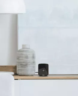 Breez eco black placed on a table